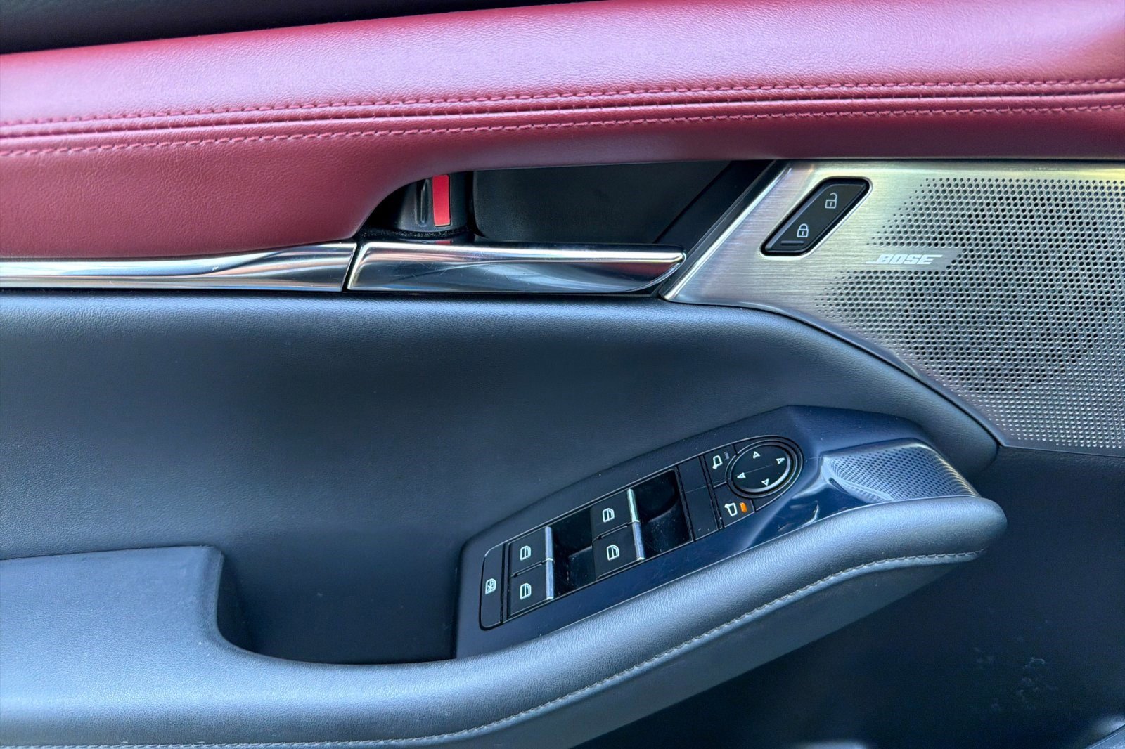 Used 2020 MAZDA MAZDA3 Hatchback w/ Premium Package image 12