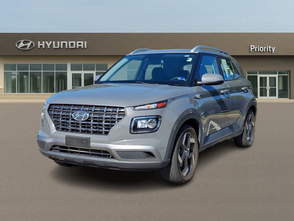Used 2021 Hyundai Venue SEL FWD image 1