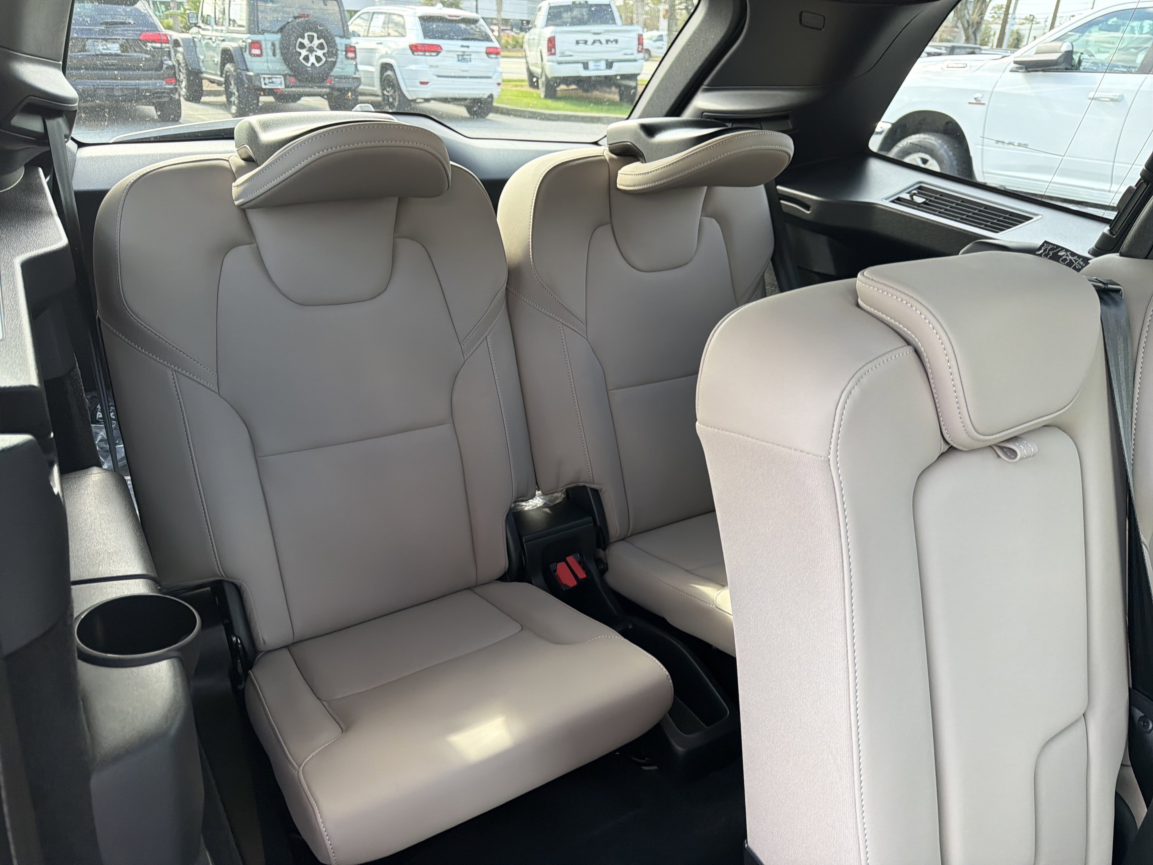 Used 2026 Volvo XC90 B6 Plus w/ Protection Package Premier image 33