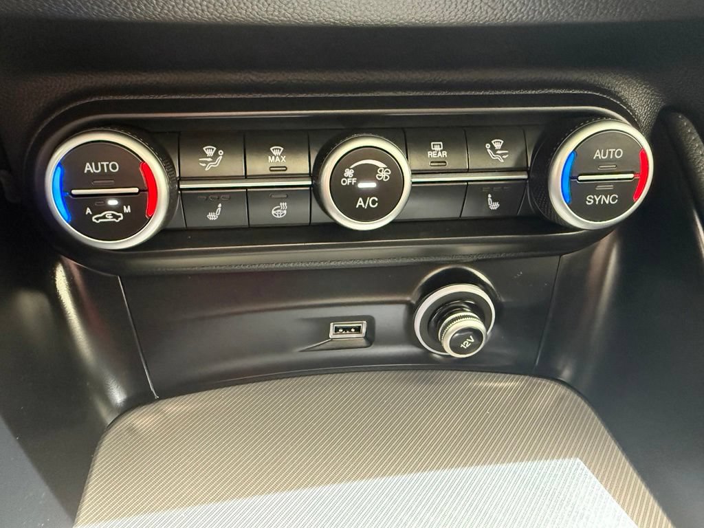 New 2025 Alfa Romeo Stelvio Sprint w/ Convenience Package AWD/4WD image 42