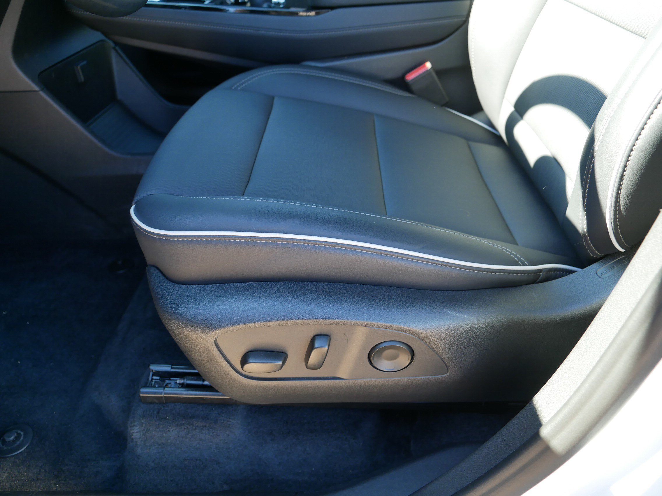 Used 2026 Buick Enclave Preferred AWD/4WD image 20