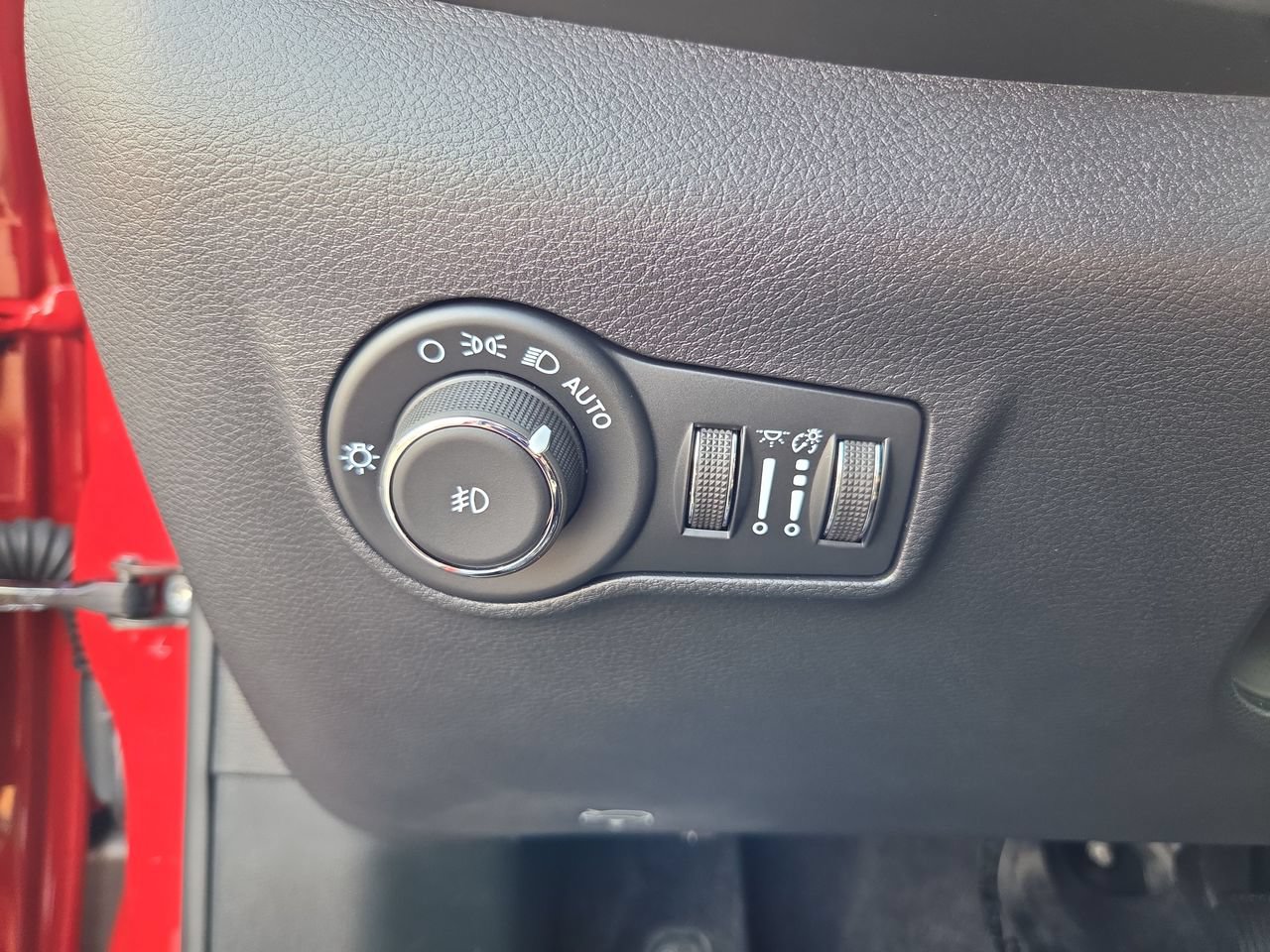 New 2026 Jeep Compass Limited w/ Sun, Sound & Navigation Group AWD/4WD image 33