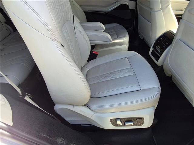 Used 2022 BMW X7 M50i w/ Dynamic Handling Package AWD/4WD image 21