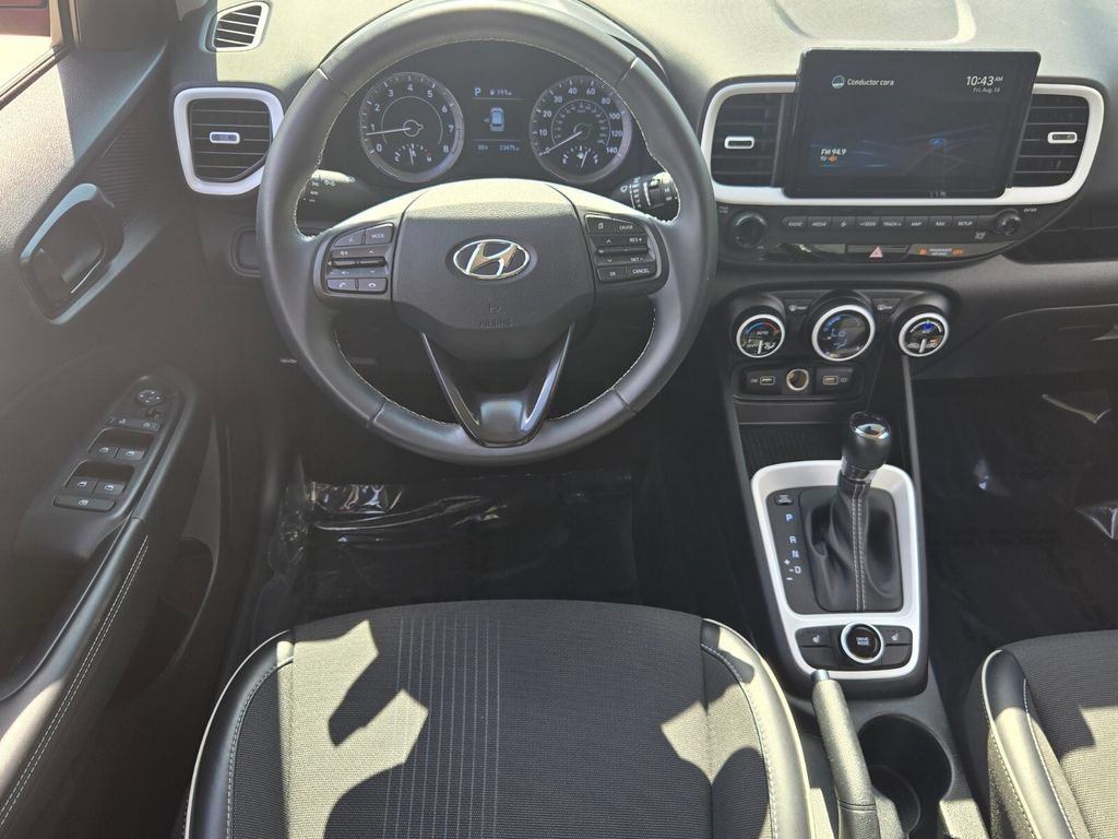 Used 2022 Hyundai Venue Limited w/ Cargo Package FWD image 14