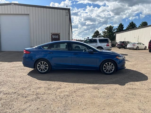Used 2017 Ford Fusion SE FWD image 10