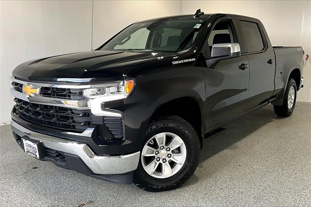 Used 2025 Chevrolet Silverado 1500 LT image 3