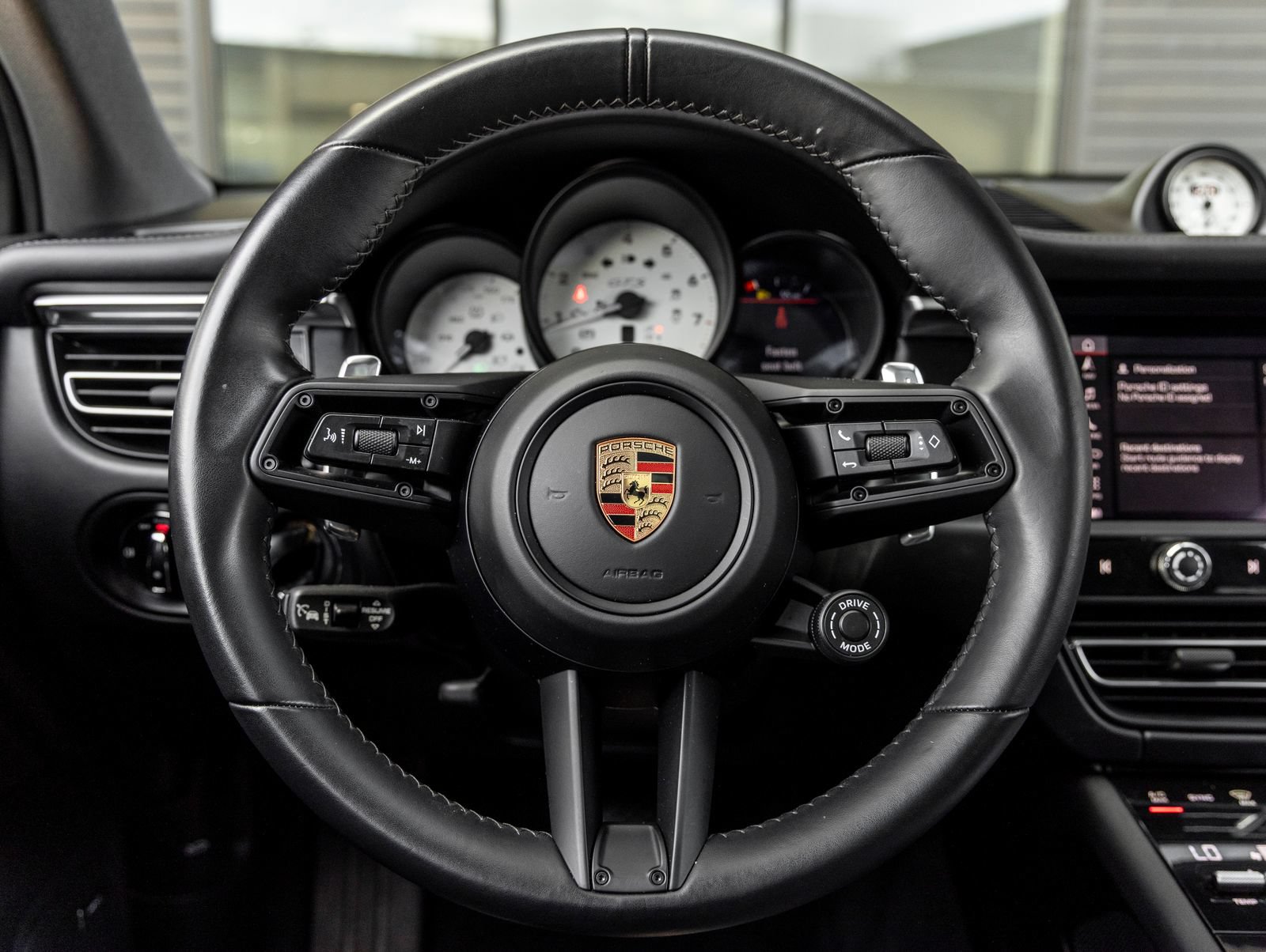 Certified 2024 Porsche Macan GTS AWD/4WD image 28
