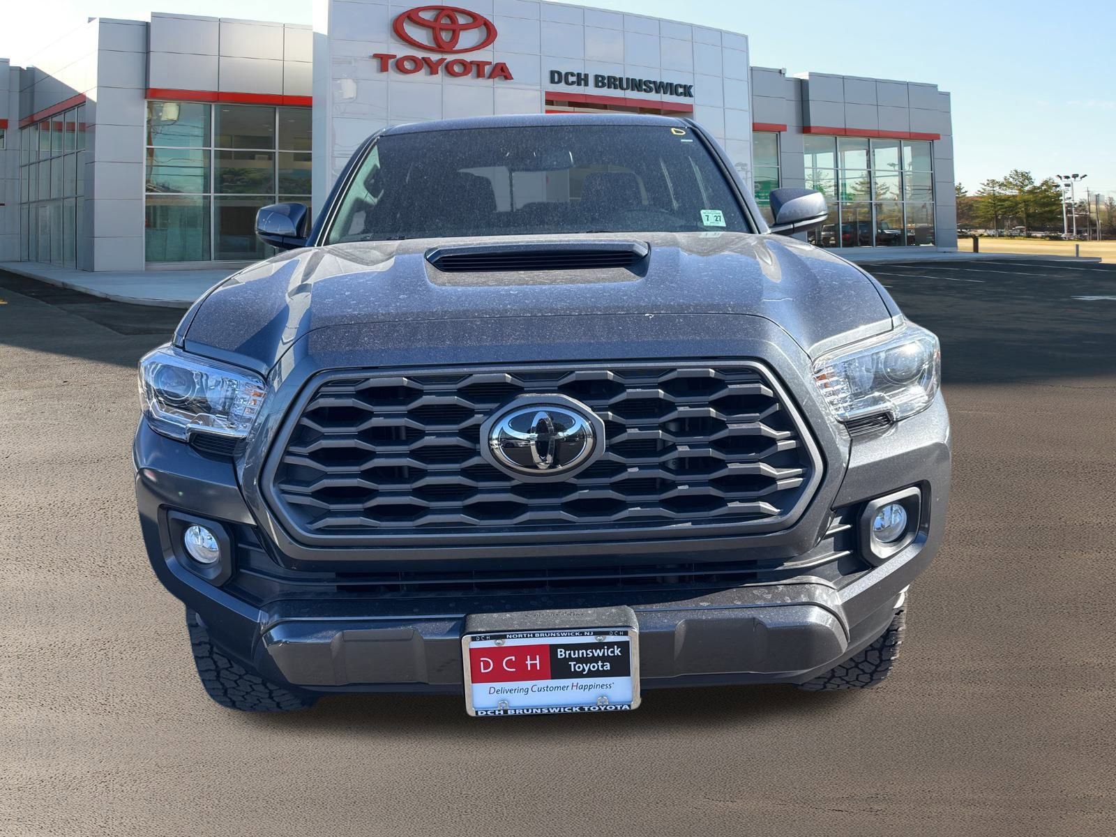 Used 2022 Toyota Tacoma TRD Sport image 2