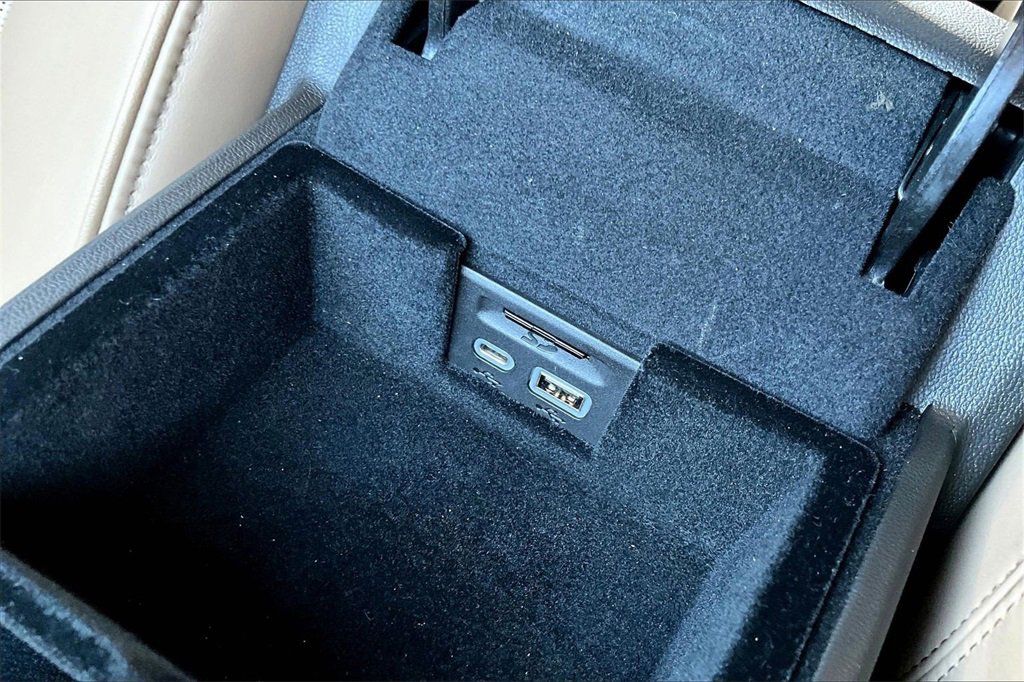 Certified 2023 Cadillac XT6 Sport w/ Platinum Package image 16