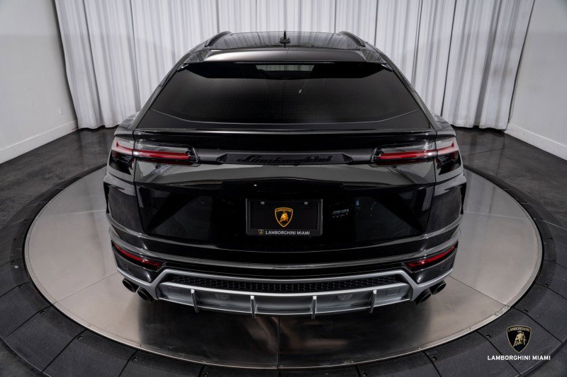 Used 2019 Lamborghini Urus image 12