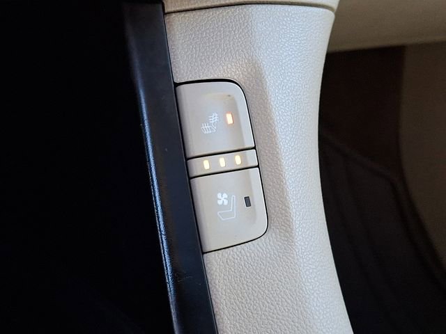 Used 2017 GMC Acadia Denali w/ Technology Package image 27