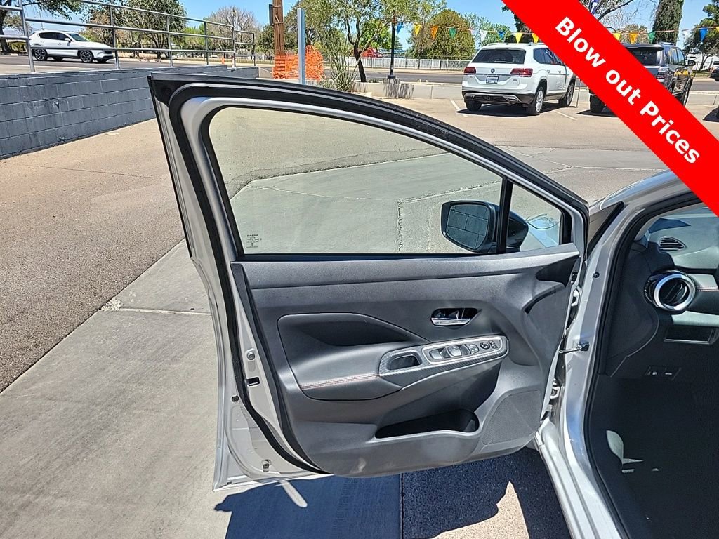 New 2025 Nissan Versa SR w/ Trunk Package image 11