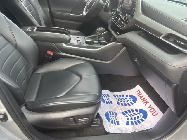 Used 2024 Toyota Highlander XLE image 23