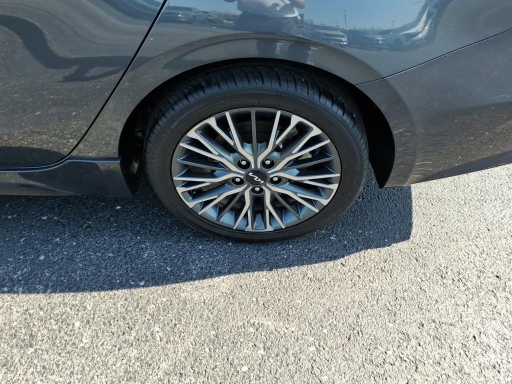 Used 2023 Kia Forte GT-Line w/ GT-Line Technology Package image 7