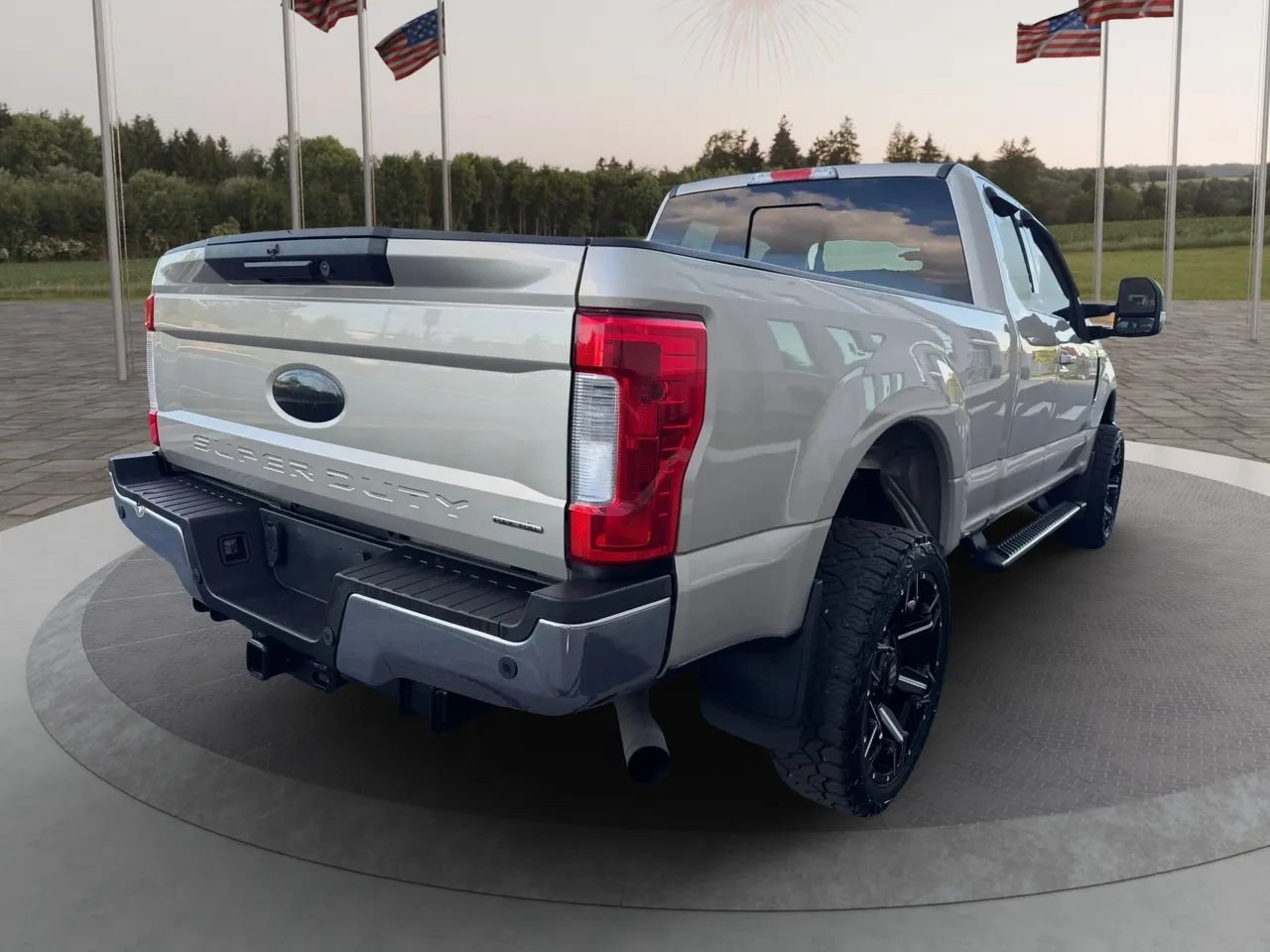 Used 2017 Ford F250 Lariat w/ Lariat Value Package AWD/4WD image 9