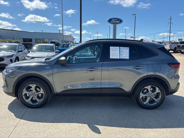 Used 2025 Ford Escape ST-Line AWD/4WD image 4