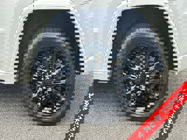 Certified 2021 Jeep Grand Cherokee Laredo X image 11