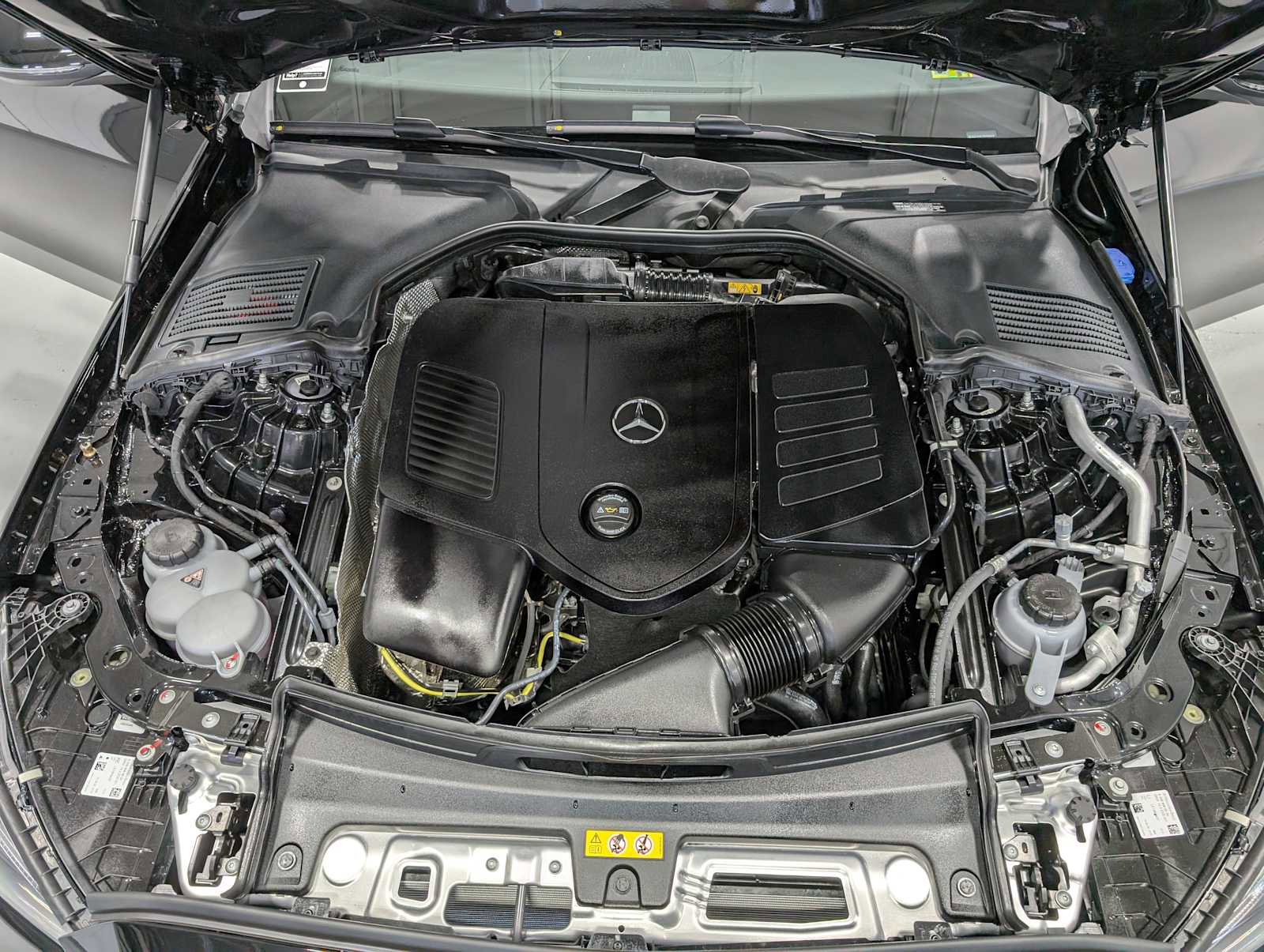 New 2025 Mercedes-Benz C 300 4MATIC Sedan image 12