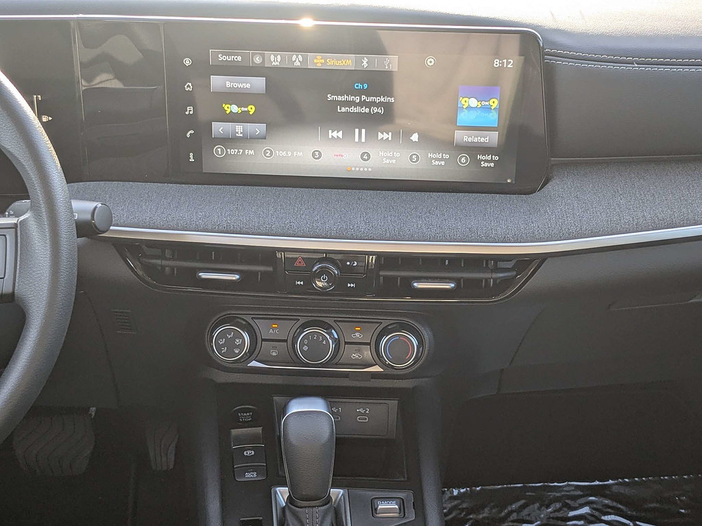 Used 2025 Nissan Kicks SV FWD image 18