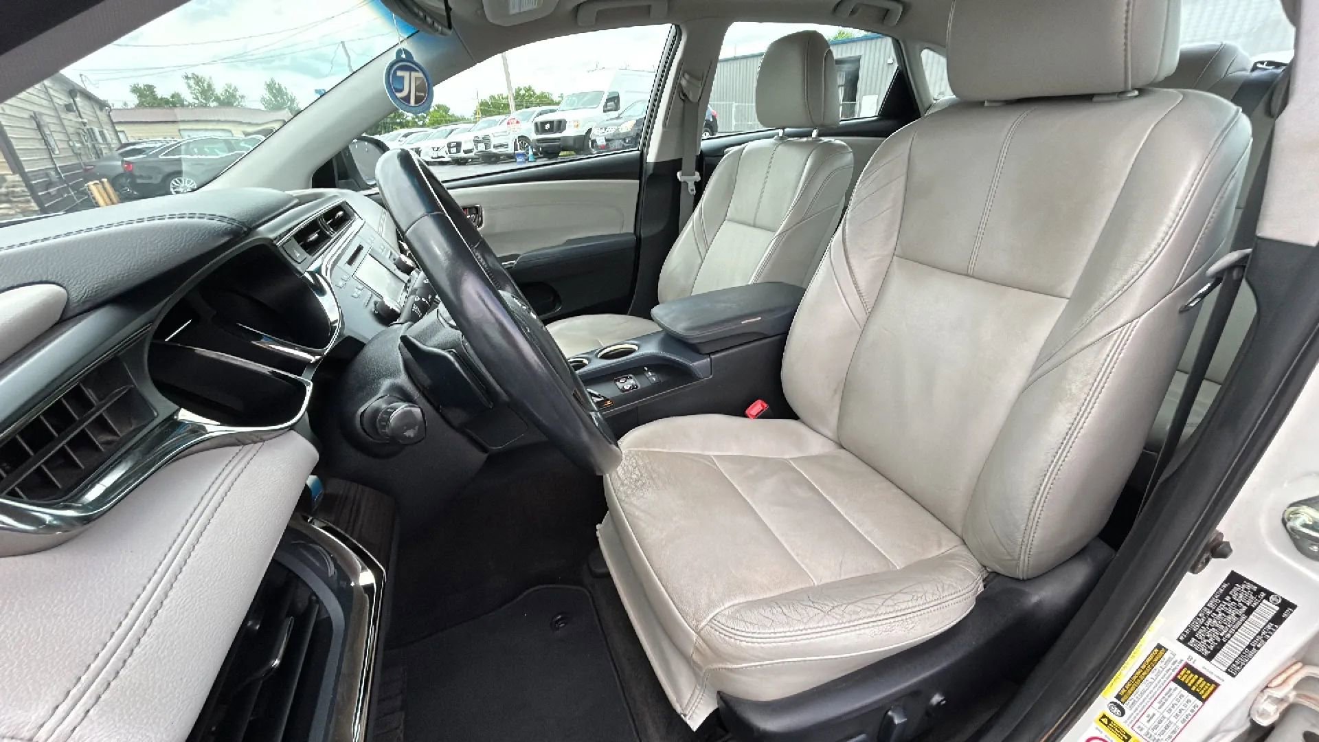 Used 2013 Toyota Avalon XLE Touring FWD image 11