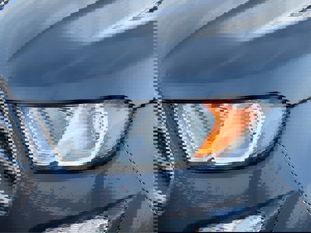 Used 2021 Ford EcoSport SE w/ SE Convenience Package image 25