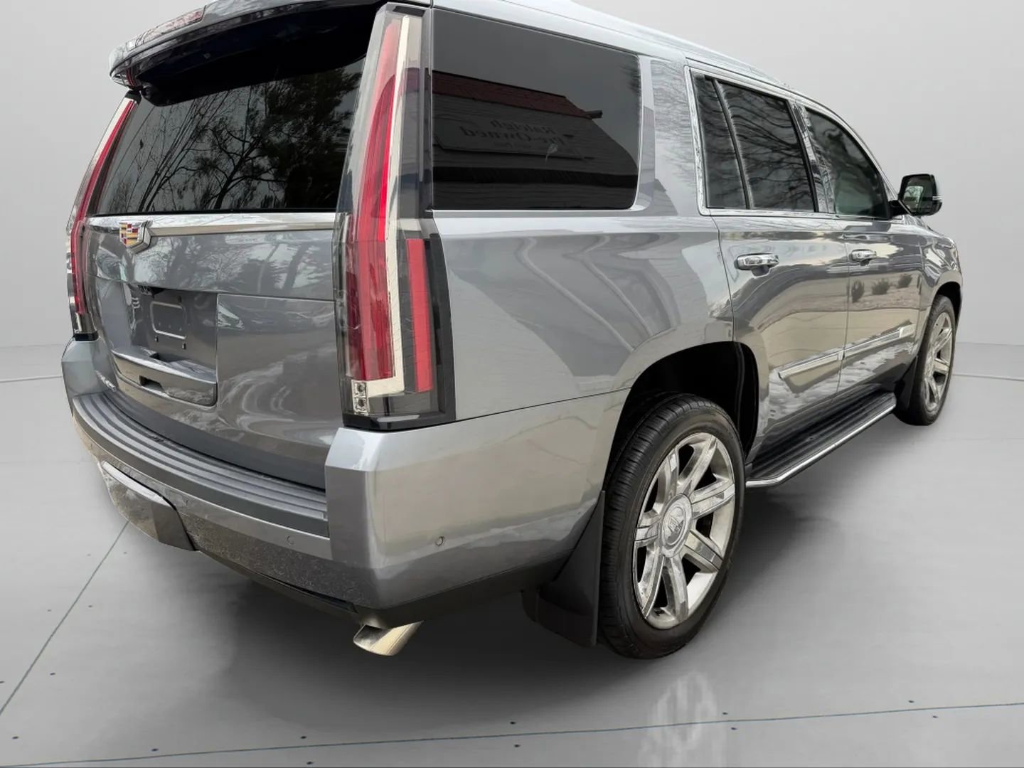 Used 2018 Cadillac Escalade Luxury image 5