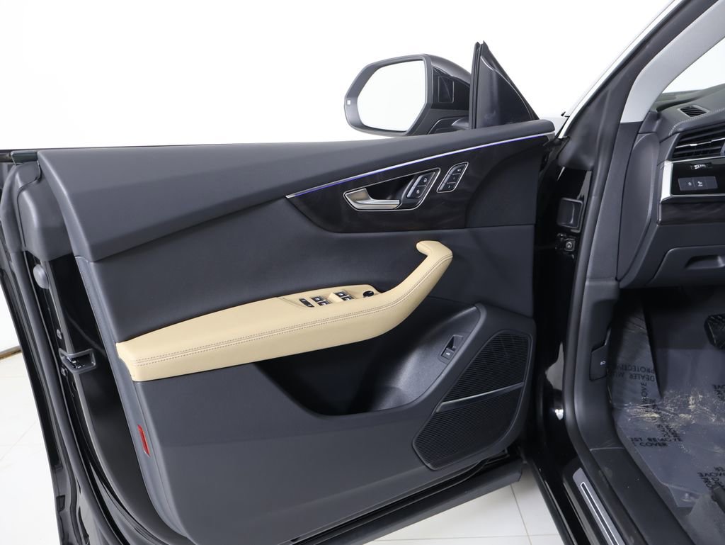 Used 2024 Audi Q8 Premium Plus w/ Premium Plus Package image 21