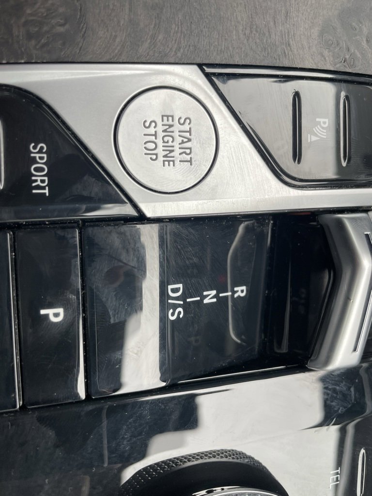 Used 2025 BMW X7 xDrive40i w/ M Sport Package image 49