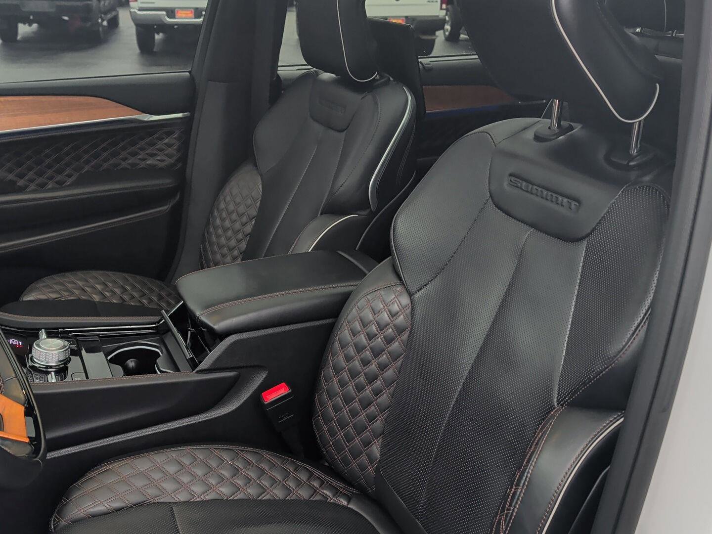 Used 2023 Jeep Grand Cherokee L Summit image 15