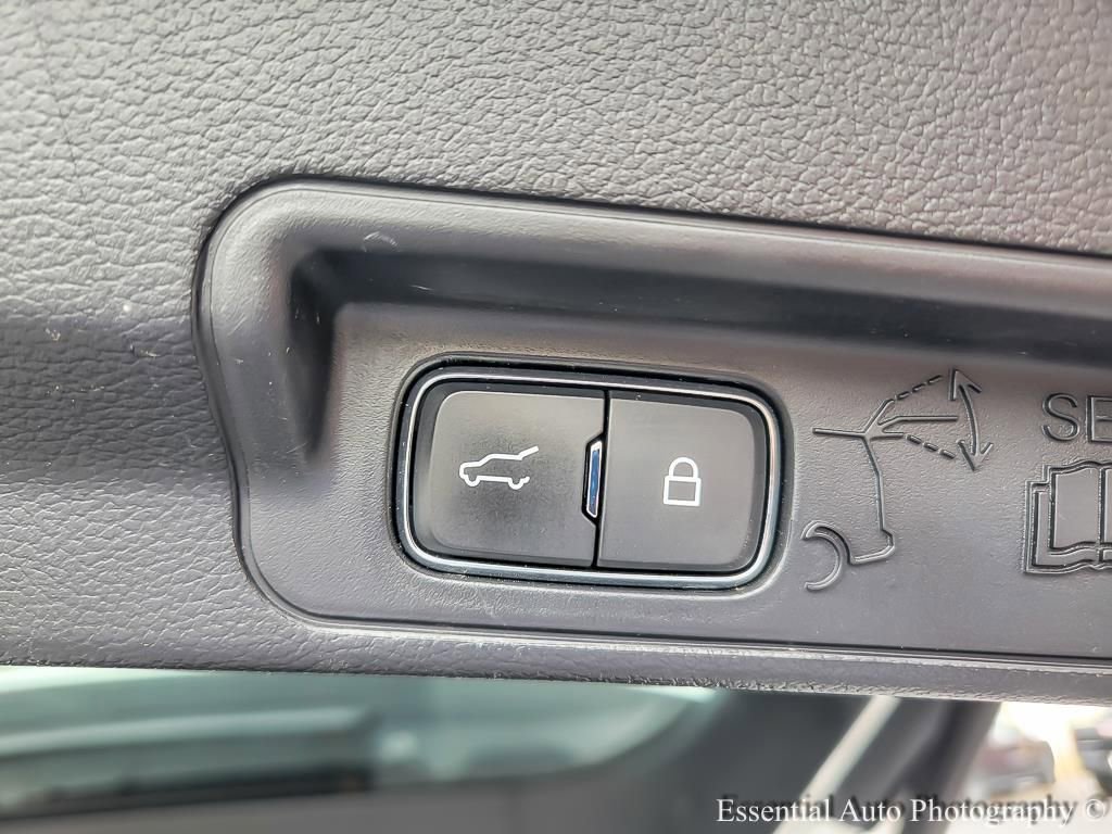 Used 2020 Ford Explorer XLT AWD/4WD image 21