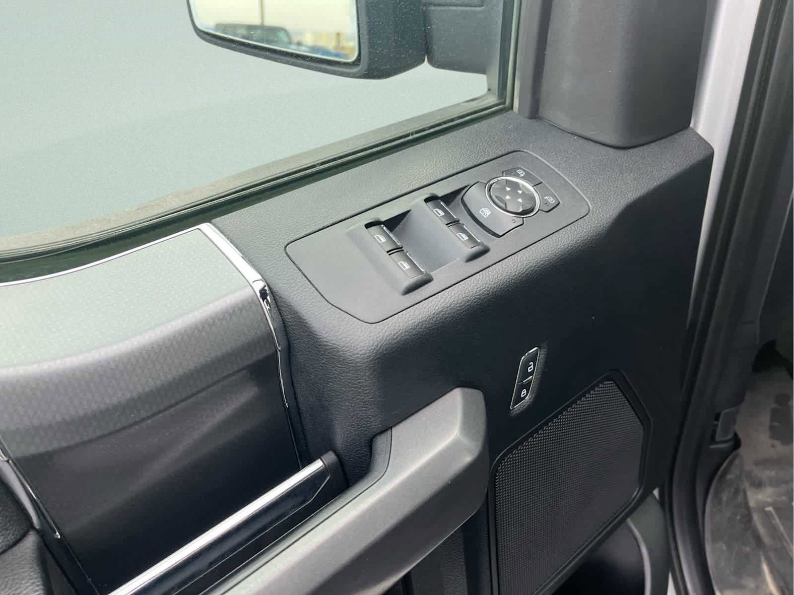 Used 2016 Ford F150 XLT w/ Equipment Group 302A Luxury image 26