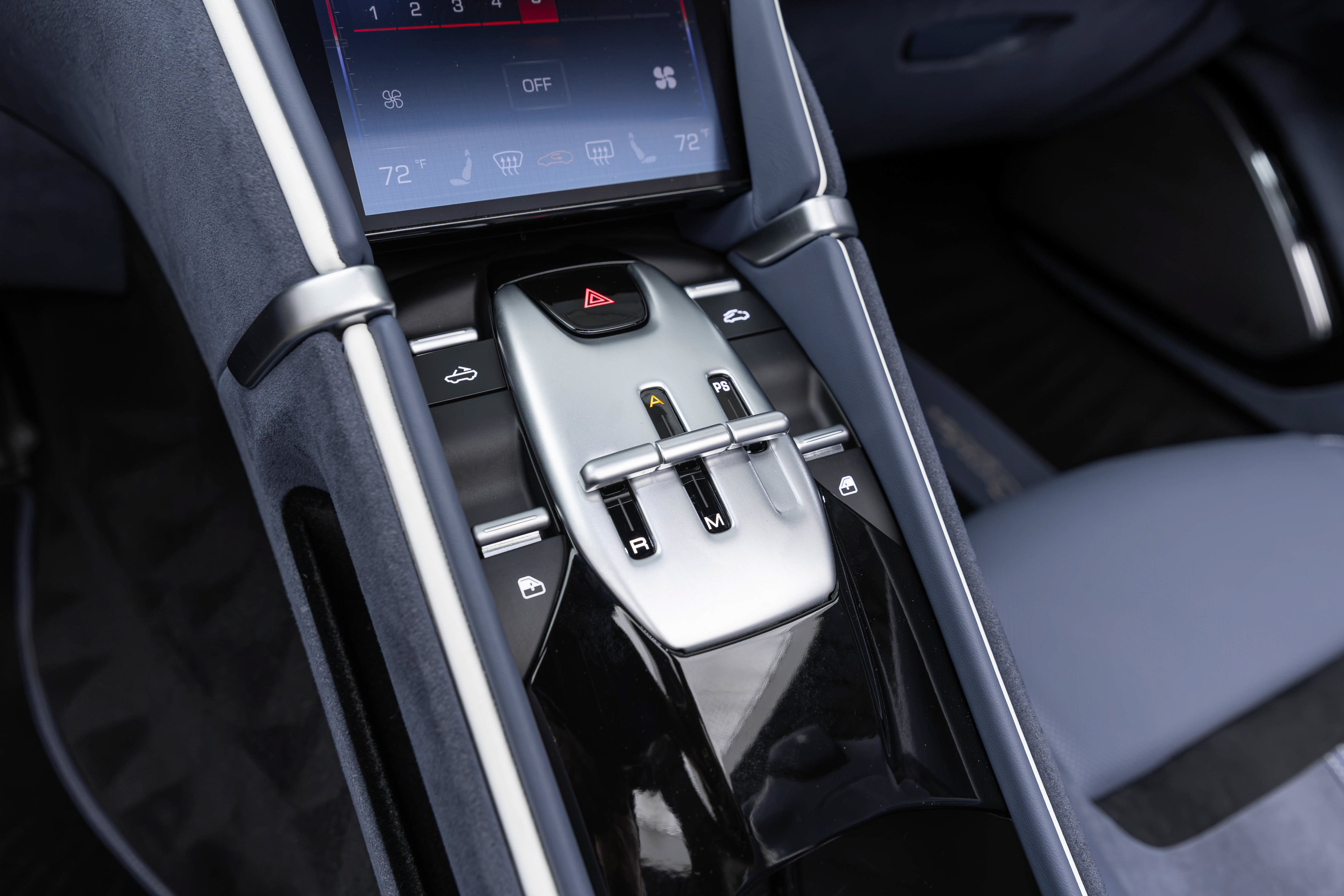 Certified 2025 Ferrari Roma Spider RWD image 6
