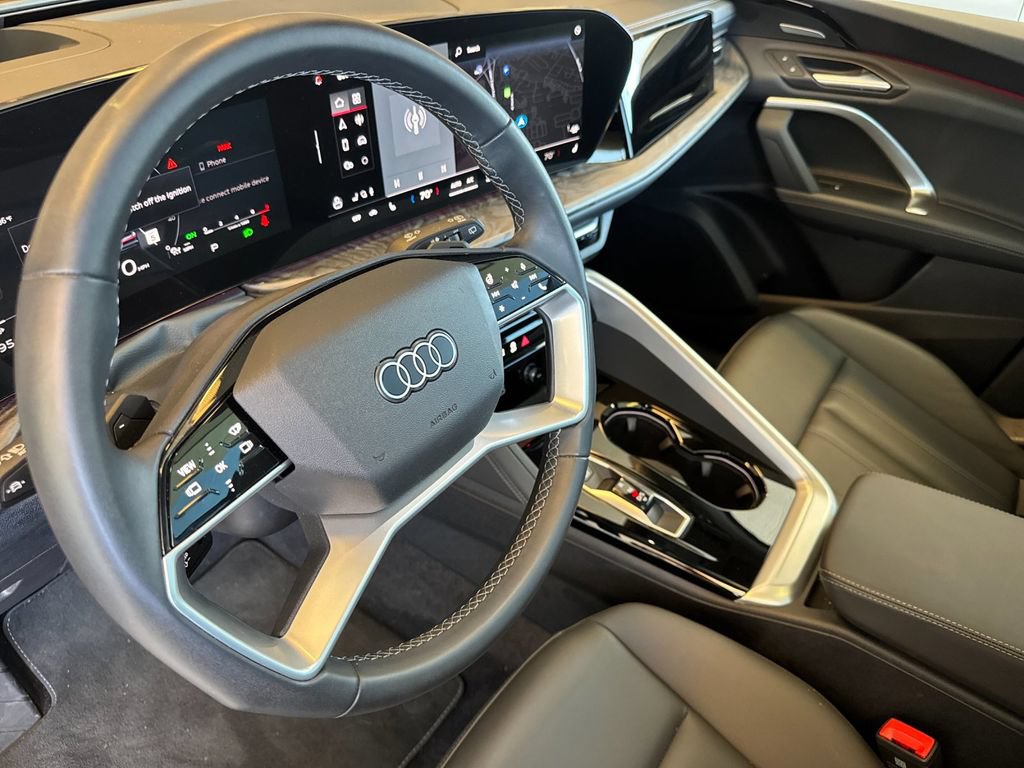 Certified 2025 Audi Q5 Premium AWD/4WD image 13