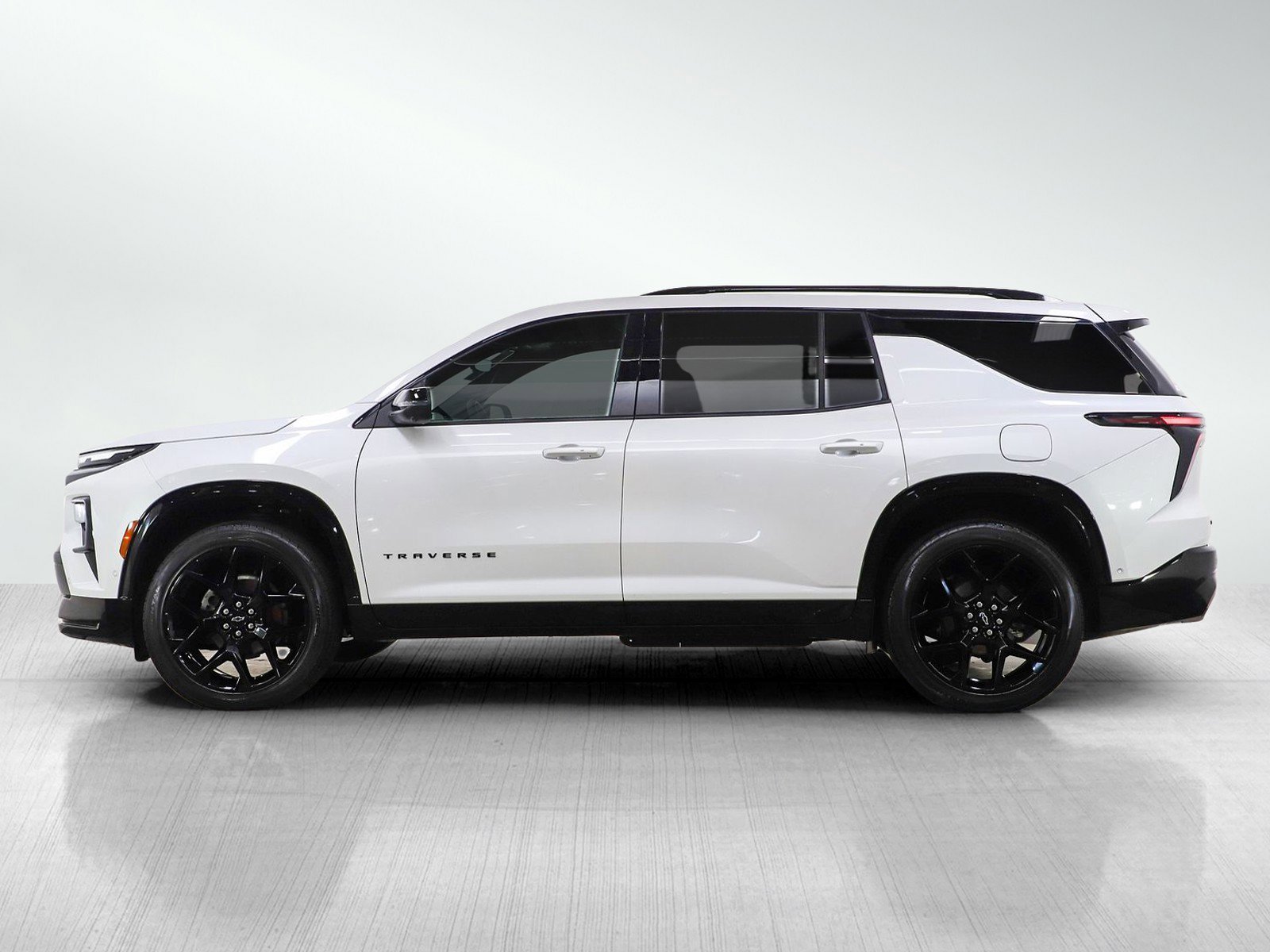 Used 2024 Chevrolet Traverse RS AWD/4WD image 3