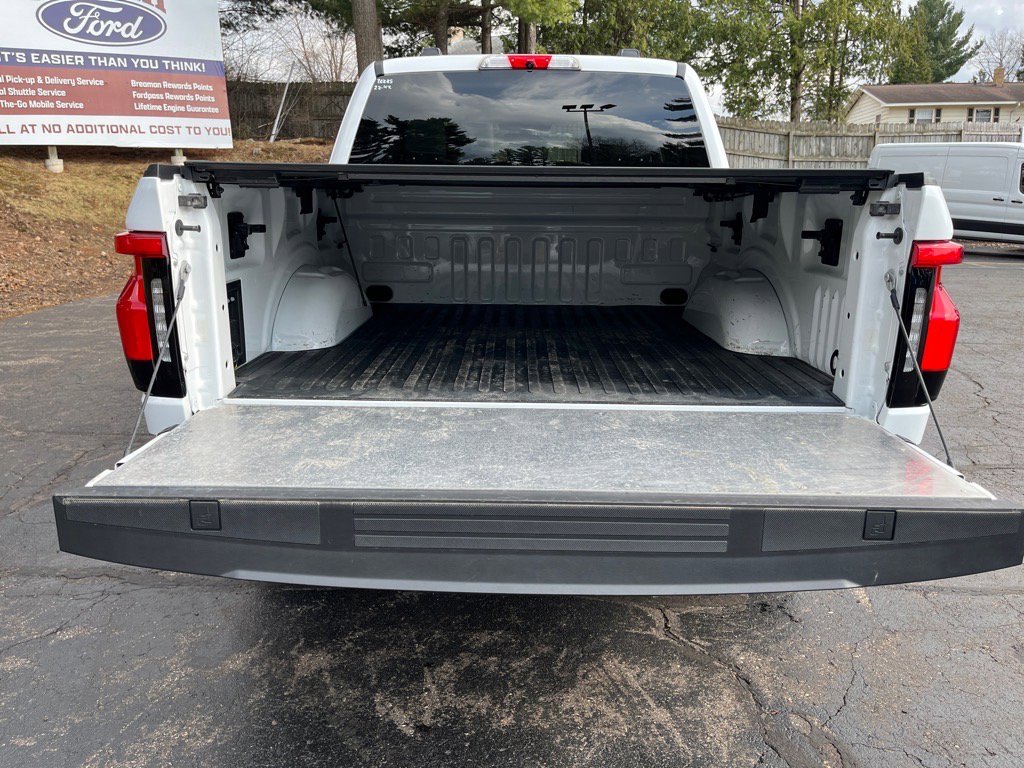 Used 2022 Ford F150 Lightning XLT image 8