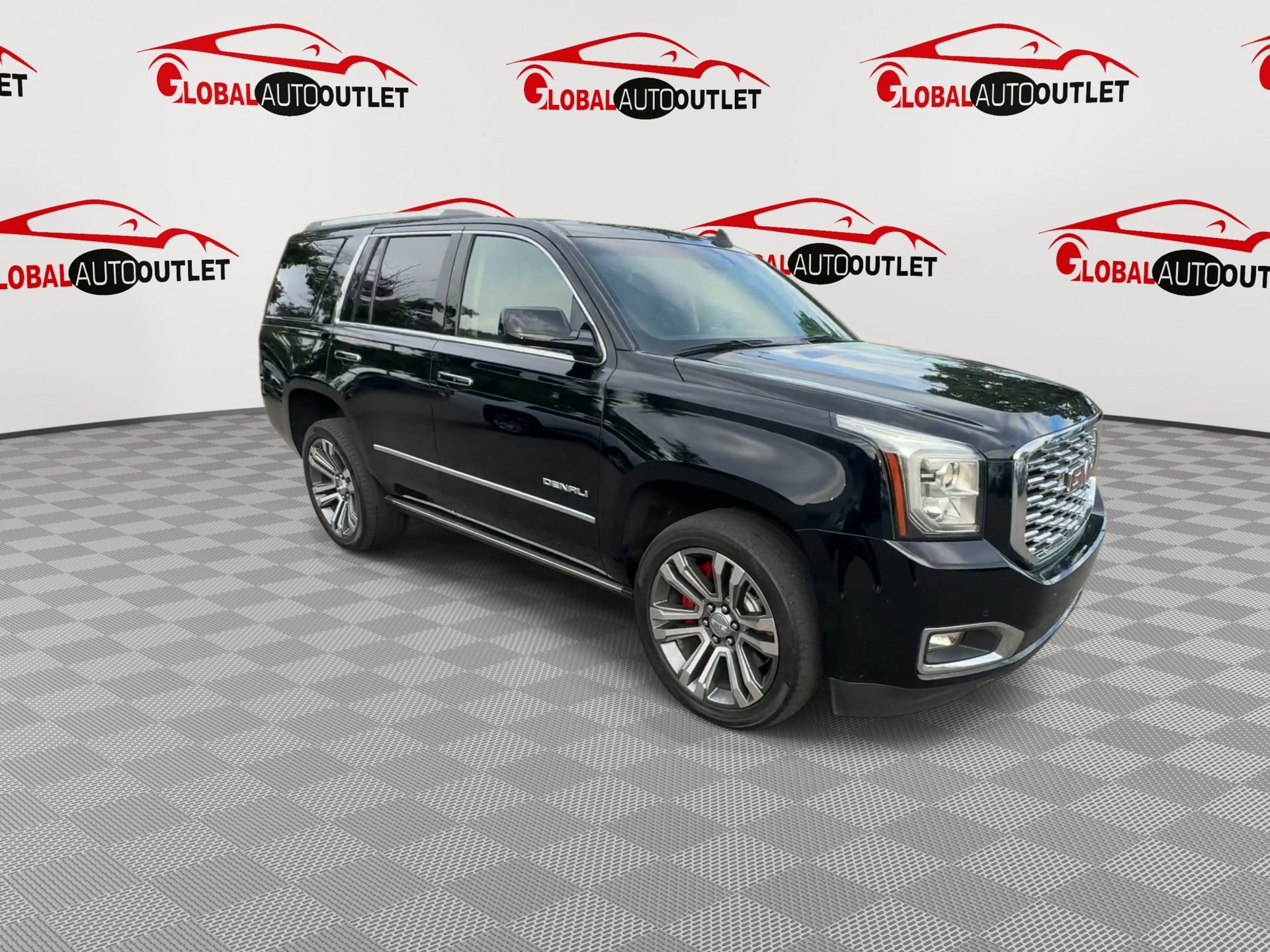Used 2018 GMC Yukon Denali w/ Denali Ultimate Package AWD/4WD image 2