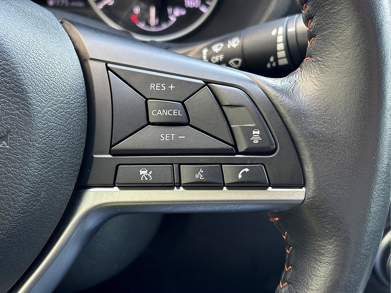 Used 2022 Nissan Sentra SR w/ SR Premium Package FWD image 31