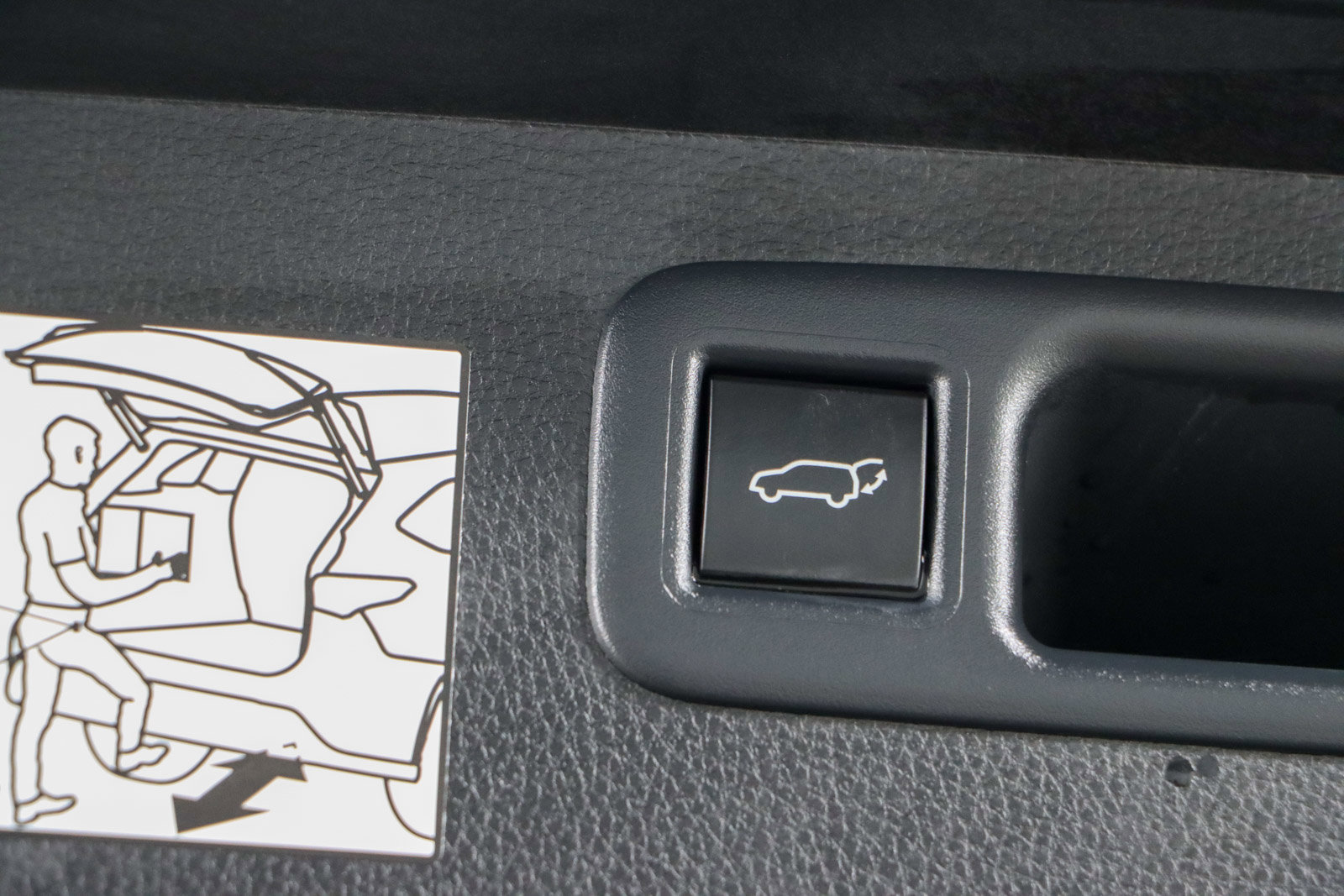 Used 2024 Toyota Highlander XLE image 32