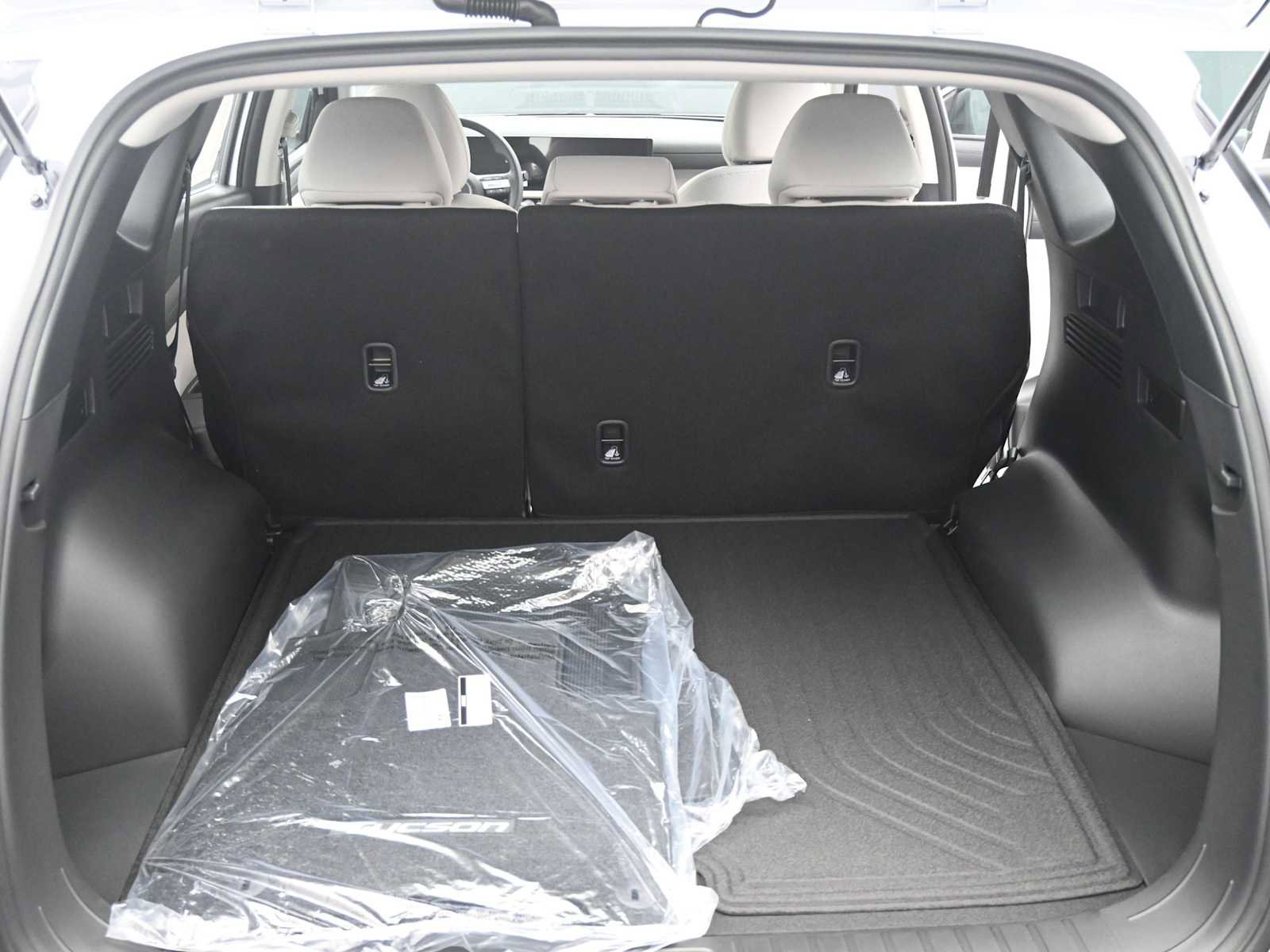 New 2026 Hyundai Tucson Blue SE w/ Tow & Go Package image 13