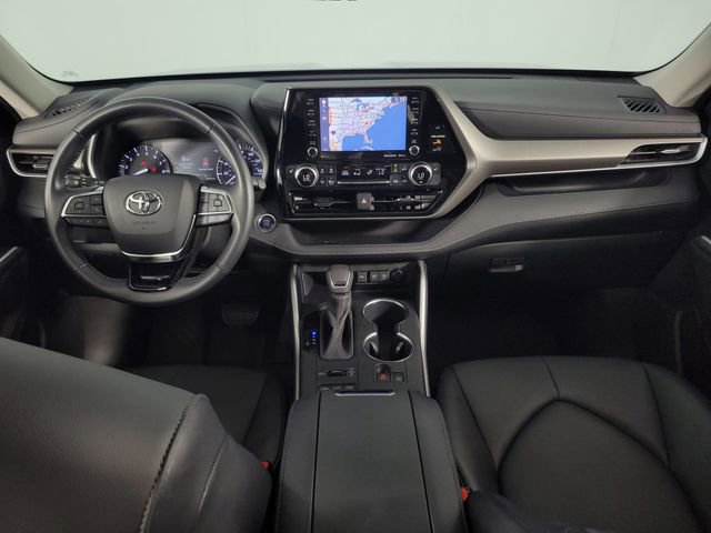 Used 2020 Toyota Highlander XLE AWD/4WD image 28