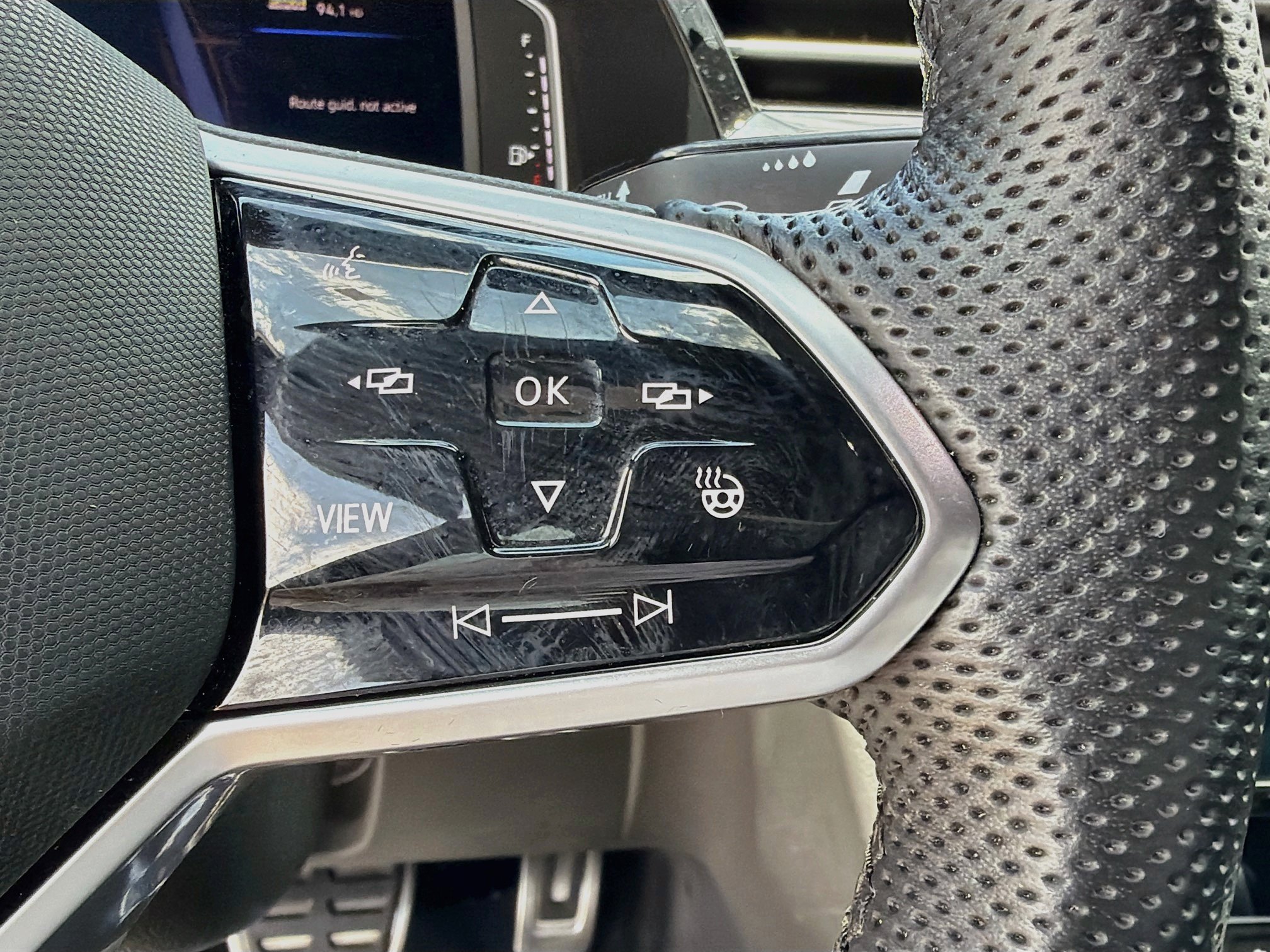 Certified 2023 Volkswagen Arteon SE FWD image 36