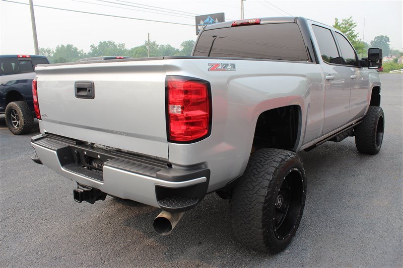 Used 2018 Chevrolet Silverado 2500 LT w/ LT Fleet Convenience Package AWD/4WD image 7