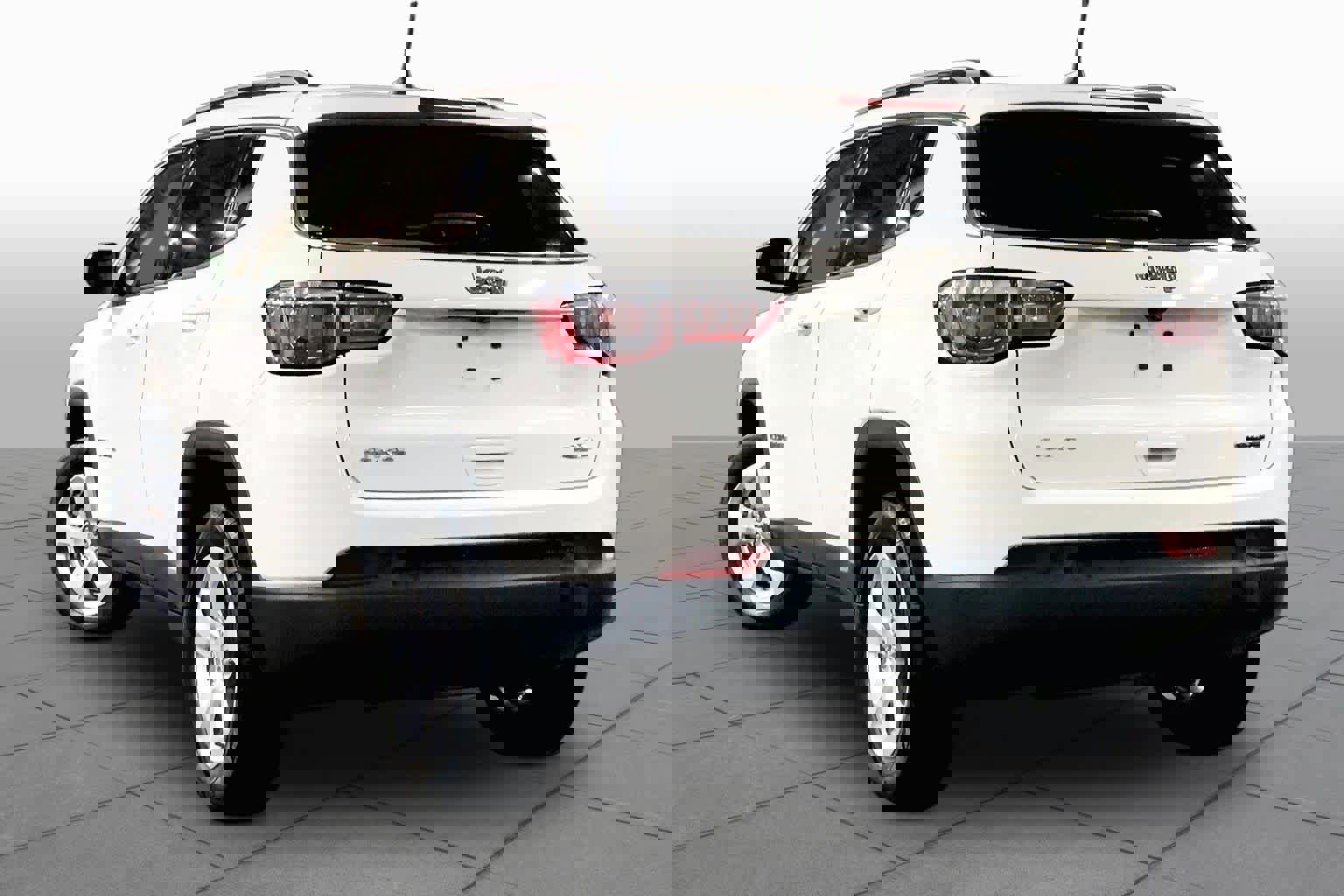 Used 2020 Jeep Compass Latitude image 12