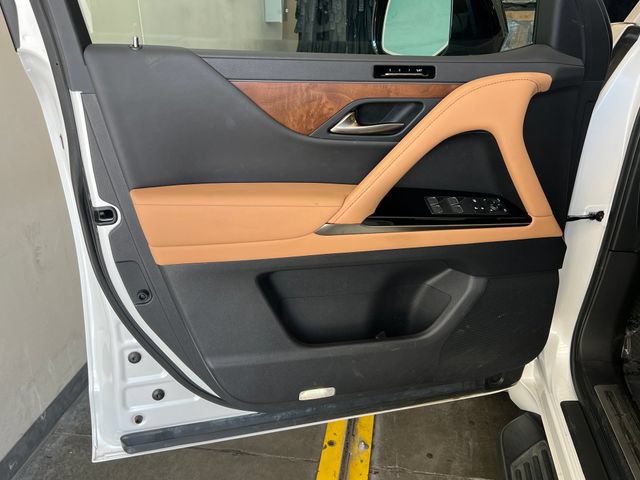 Used 2023 Lexus LX 600 4WD w/ Appearance Package image 32