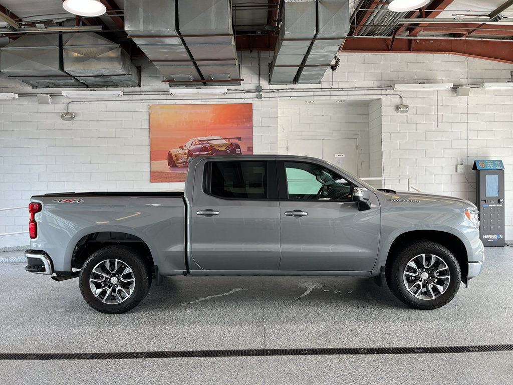 Used 2023 Chevrolet Silverado 1500 LT AWD/4WD image 10