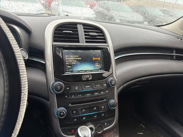 Used 2016 Chevrolet Malibu LT image 8