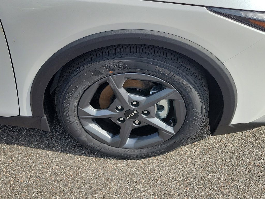New 2026 Kia K4 FWD image 38