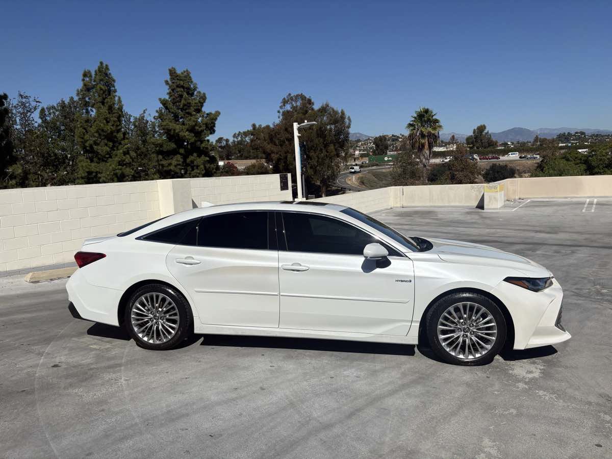 Used 2020 Toyota Avalon Limited w/ Advanced Safety Package FWD image 40