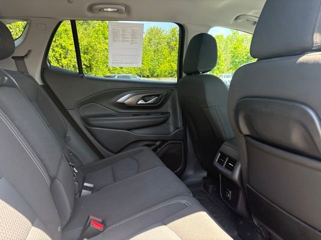 Used 2024 GMC Terrain SLE w/ Driver Convenience Package FWD image 19