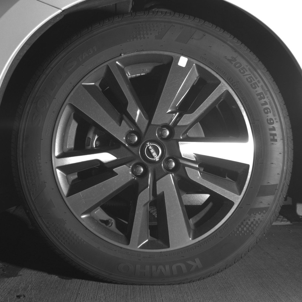 Used 2025 Nissan Versa SV image 12